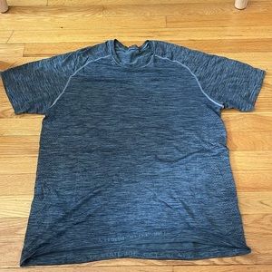 Metal vent tshirt lululemon